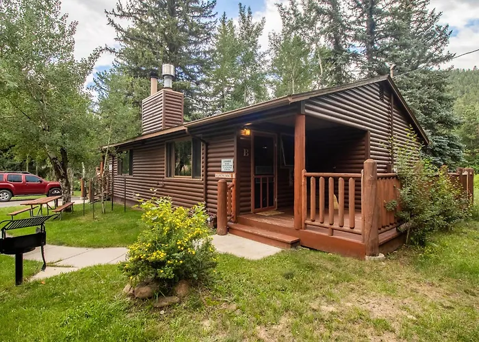 Castle Mountain Lodge