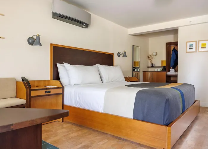 Motel: Trailhead Lodge